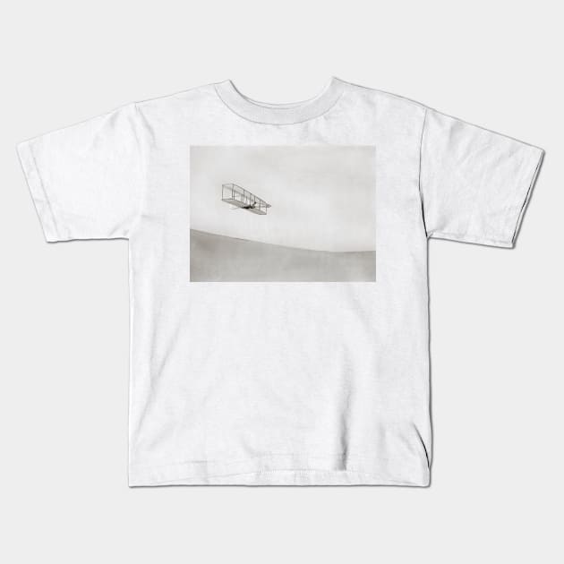 Wright brothers Kitty Hawk glider, 1902 (C023/6445) Kids T-Shirt by SciencePhoto